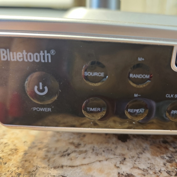 Sylvania Under Counter BLUETOOTH CD Player FM Radio (SKCR2713) **TESTED* - Picture 5 of 8